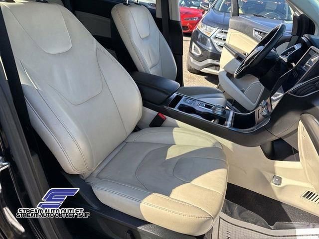 Used 2022 Ford Edge Titanium image 41