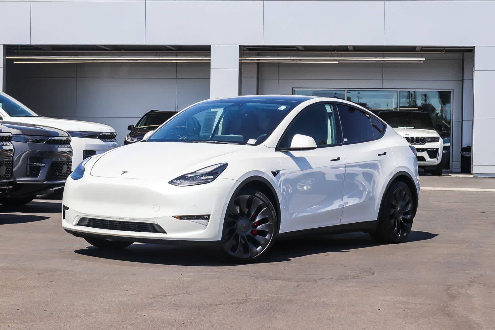 Used 2022 Tesla Model Y Performance AWD/4WD image 1