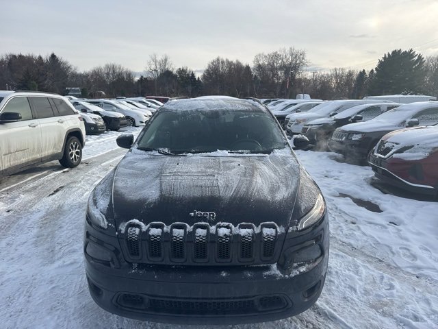 Used 2015 Jeep Cherokee Latitude w/ Cold Weather Group image 2
