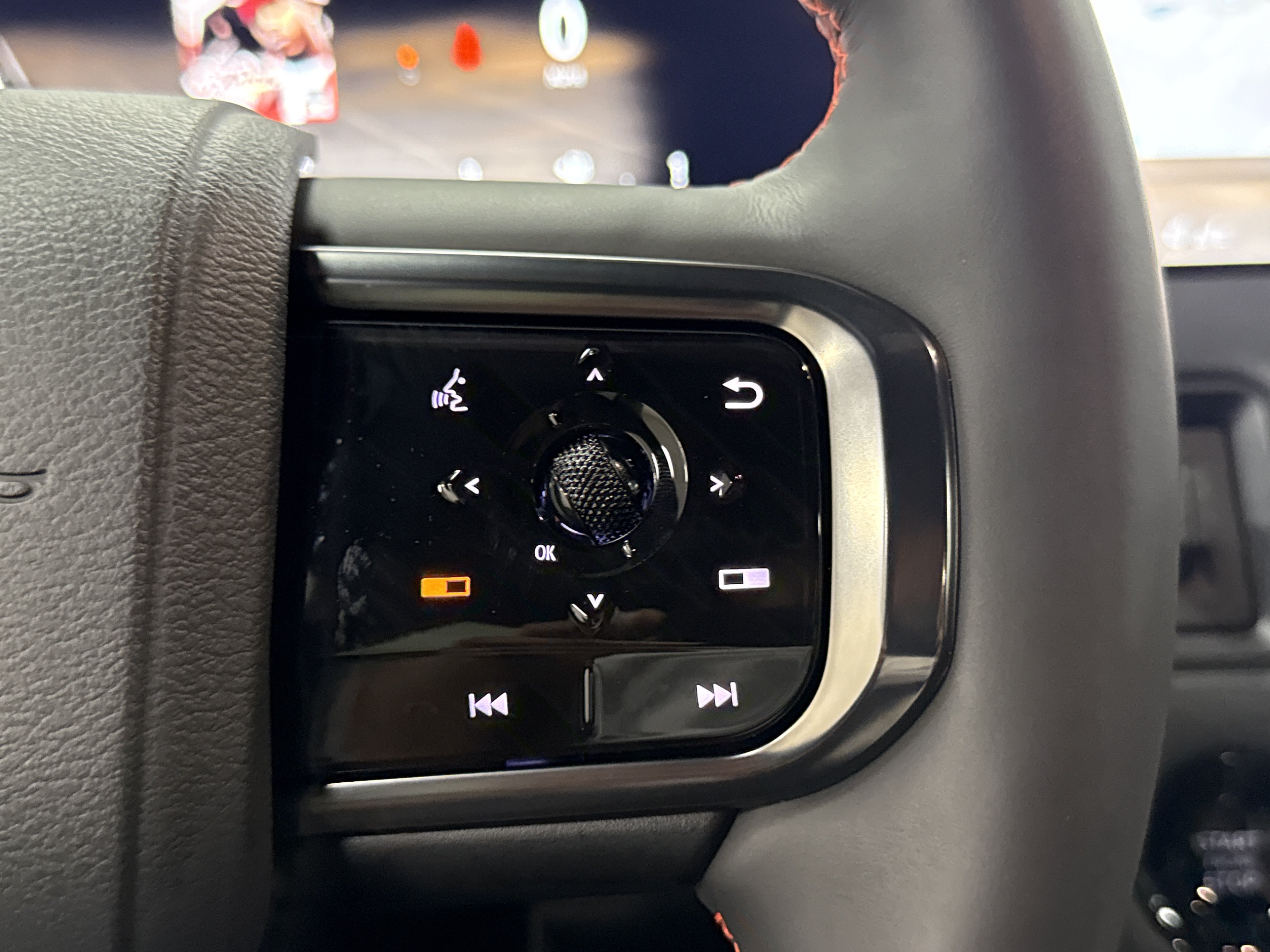 Used 2026 Nissan Armada PRO-4X w/ Captain's Chari Seat Package AWD/4WD image 20
