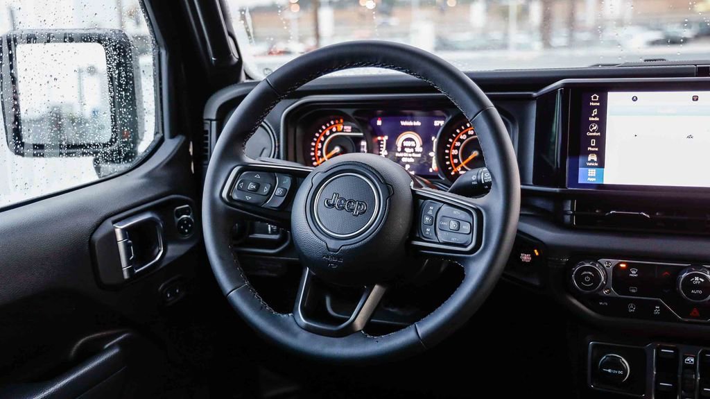 Used 2025 Jeep Gladiator Mojave image 18