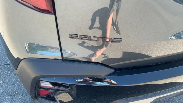 Certified 2025 Kia Seltos X-Line AWD/4WD image 9