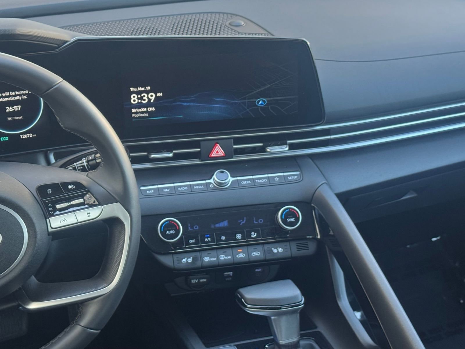 Used 2025 Hyundai Elantra Limited image 21