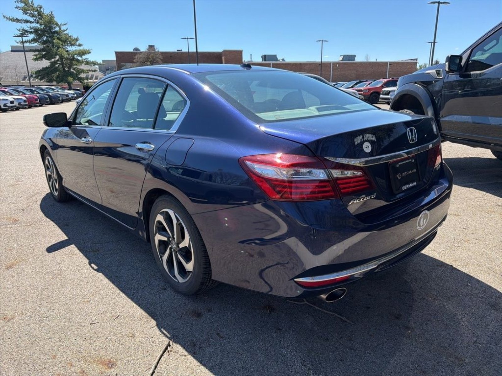 Used 2017 Honda Accord EX-L image 6