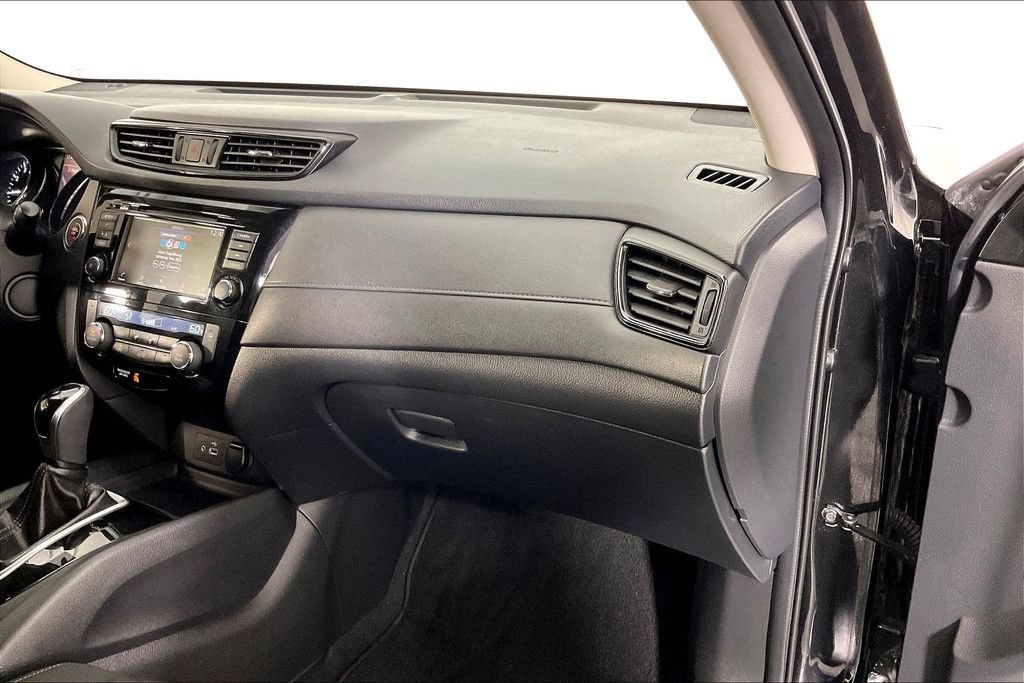 Used 2020 Nissan Rogue SV FWD image 21
