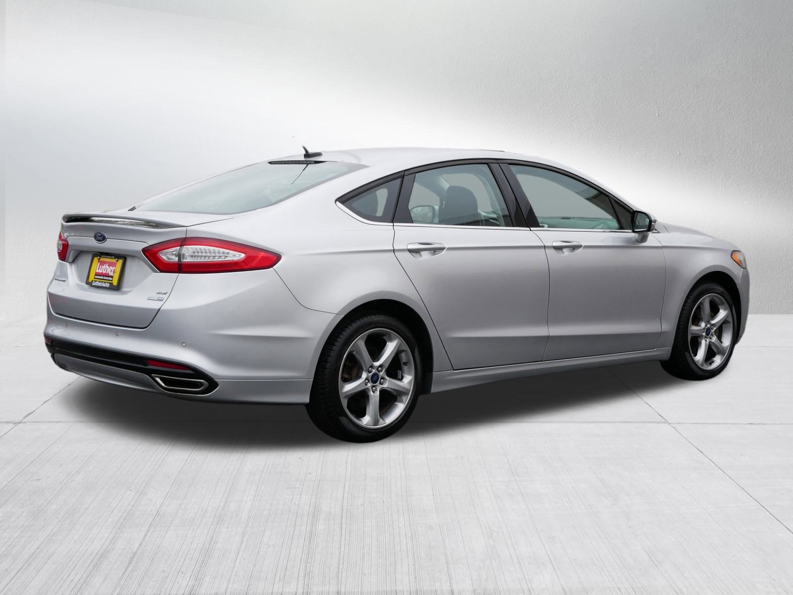 Used 2016 Ford Fusion SE image 7