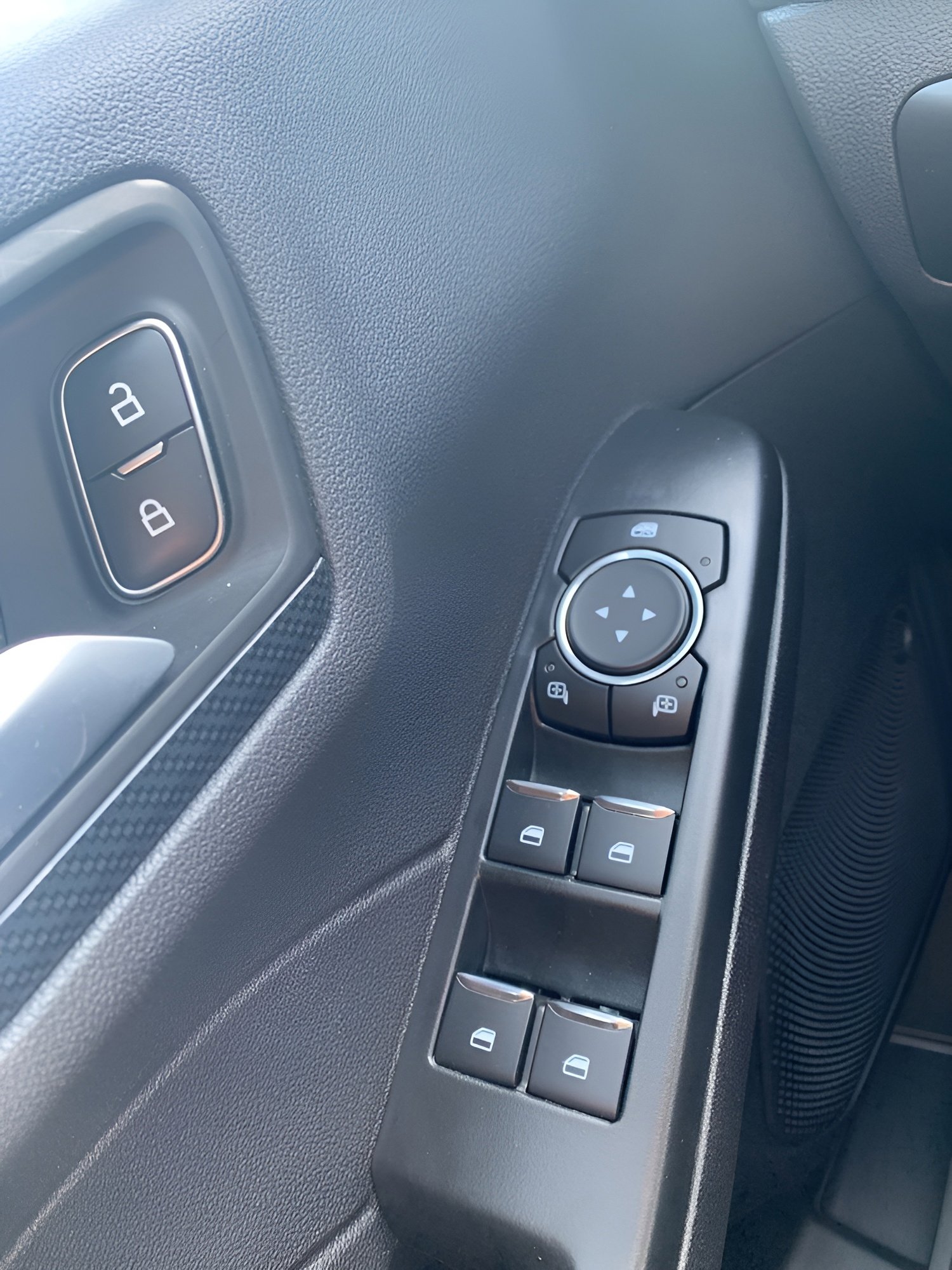 Used 2025 Ford Escape ST-Line AWD/4WD image 11
