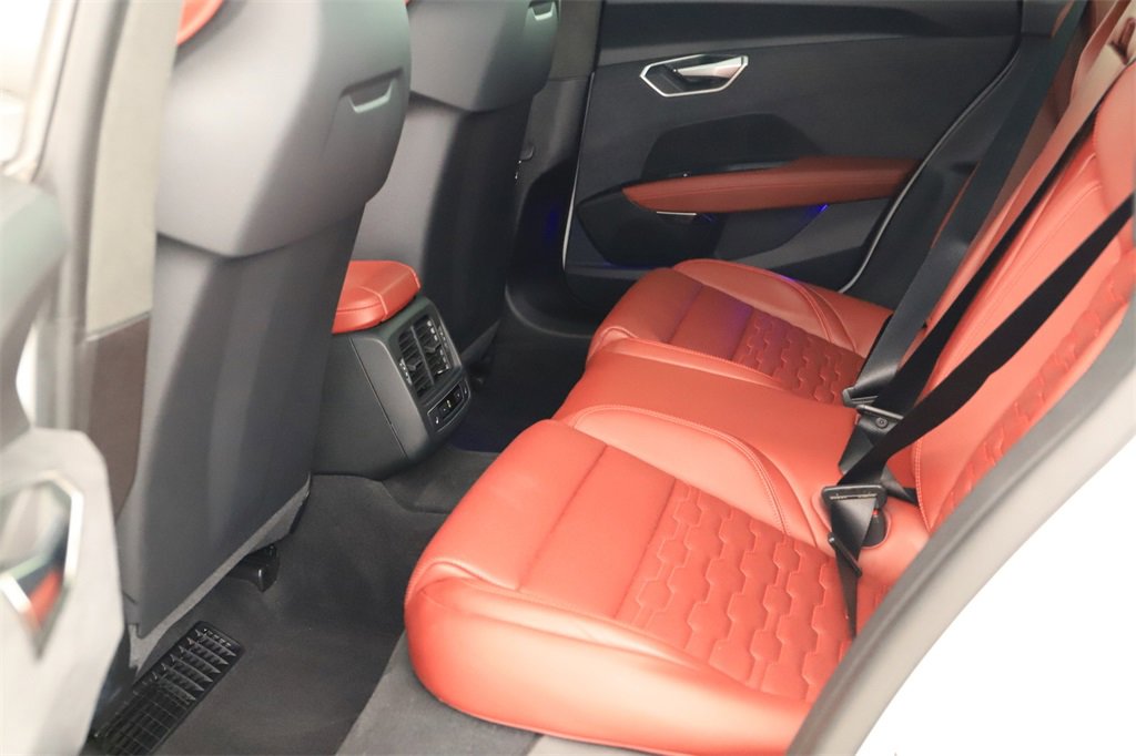 Certified 2024 Audi e-tron GT Prestige image 28