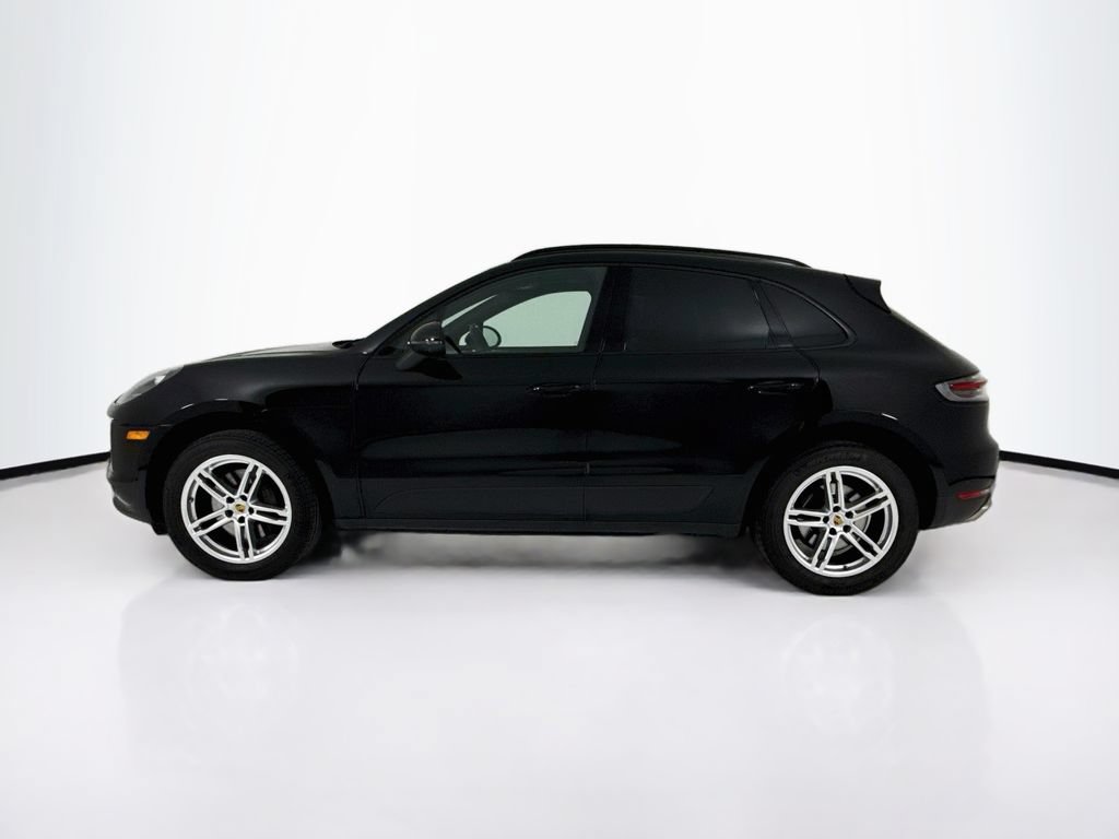Certified 2021 Porsche Macan AWD/4WD image 2