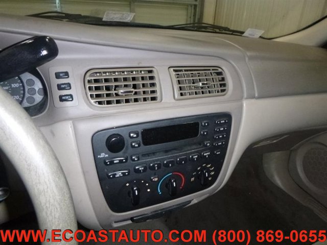 Used 2005 Ford Taurus SE FWD image 10