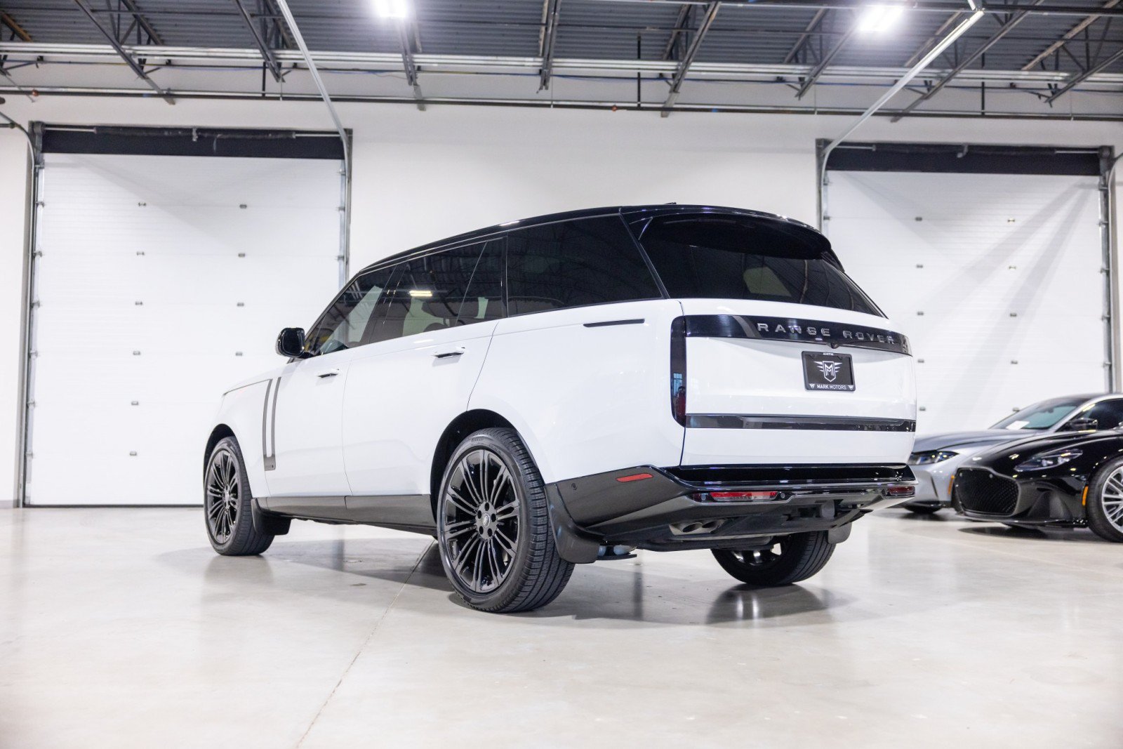Used 2024 Land Rover Range Rover Long Wheelbase Autobiography AWD/4WD image 6