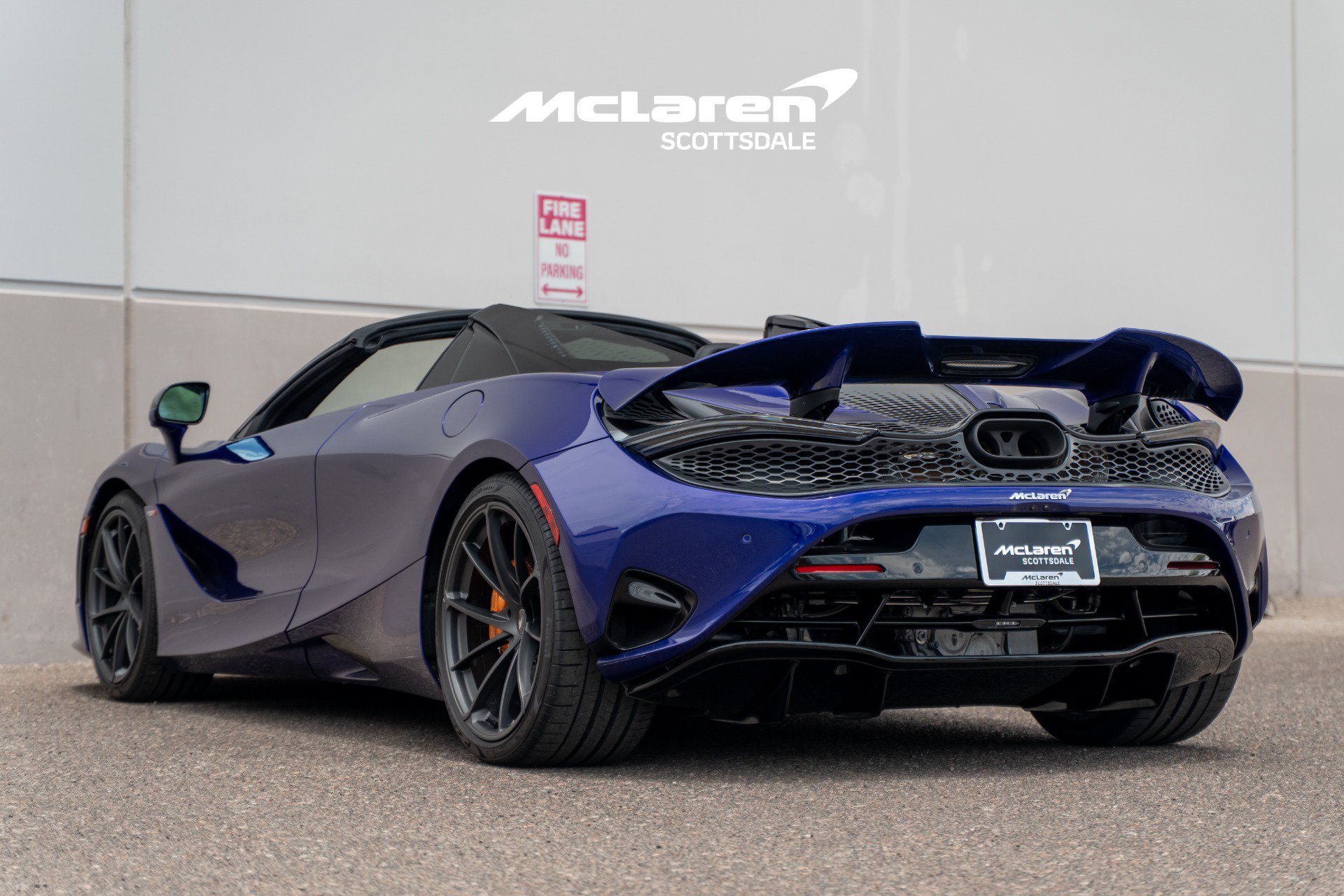Used 2026 McLaren 750S Spider RWD image 5