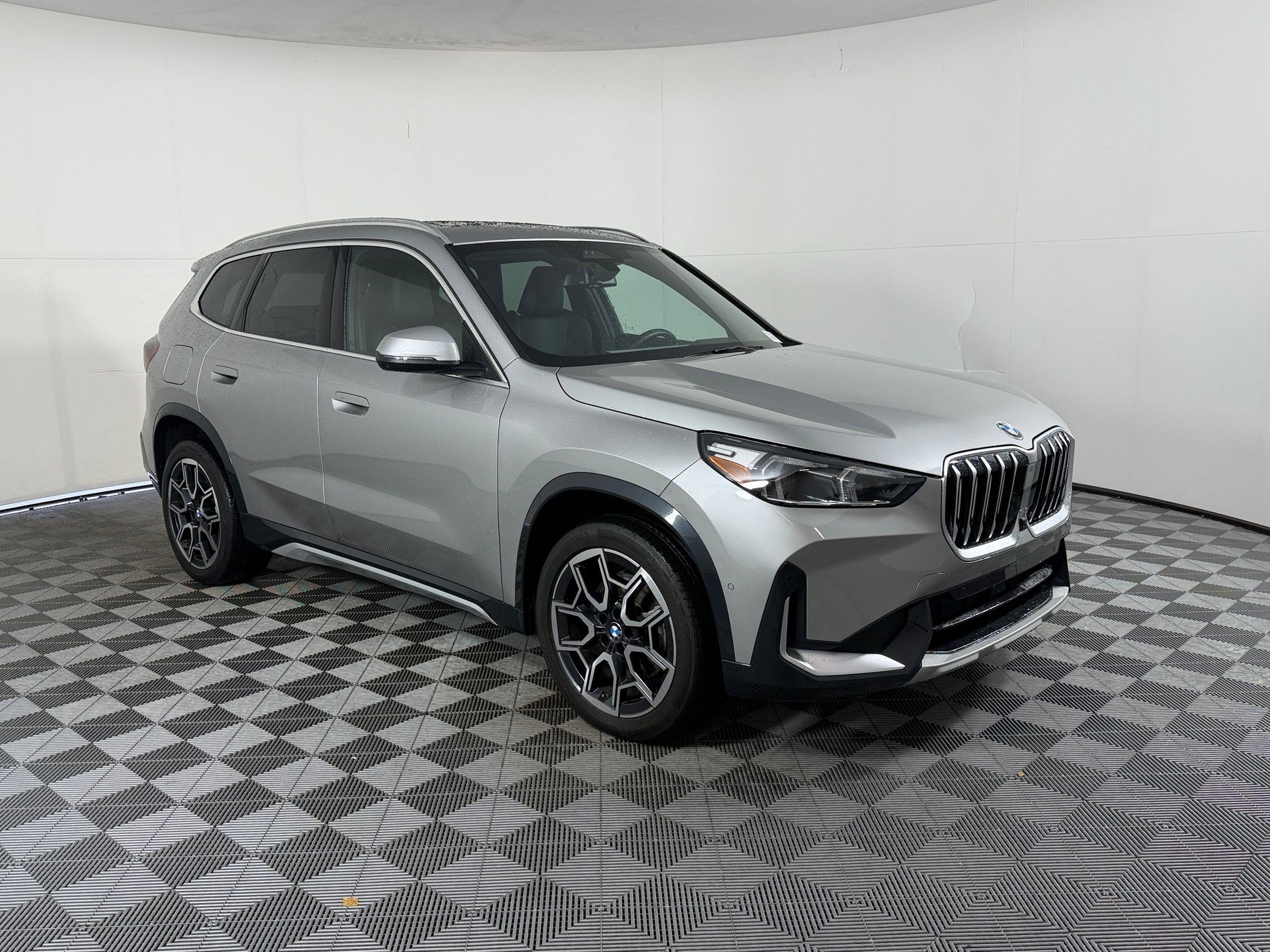 Used 2026 BMW X1 xDrive28i AWD/4WD image 7