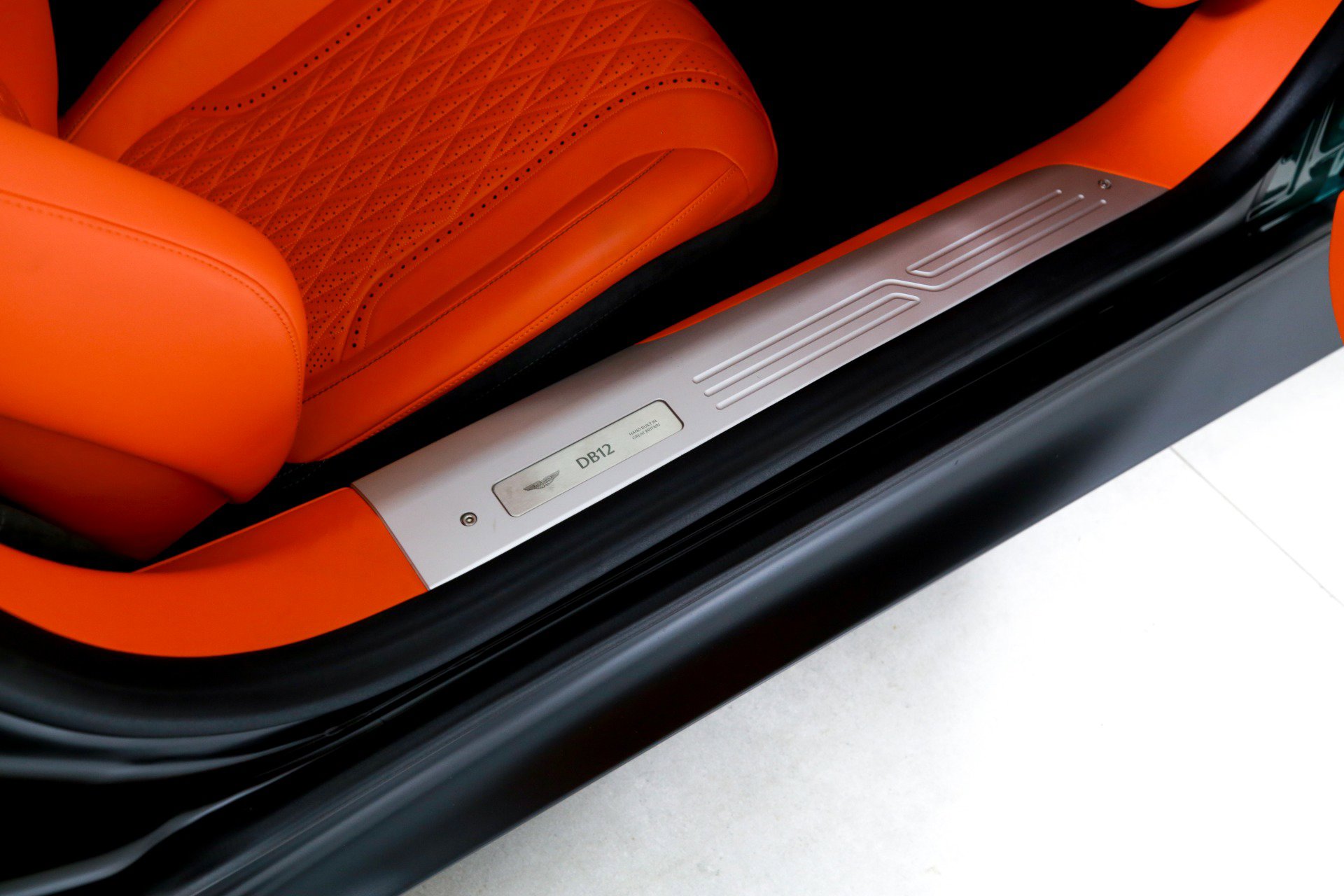 Used 2024 Aston Martin DB12 Coupe image 23