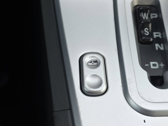 Used 2005 Chrysler Crossfire Limited image 20