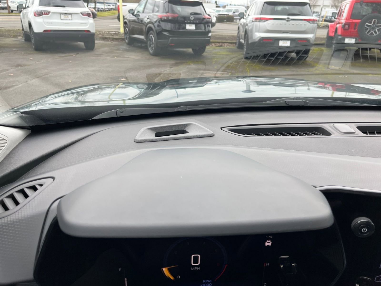 Used 2025 Chevrolet Trax LT FWD image 33