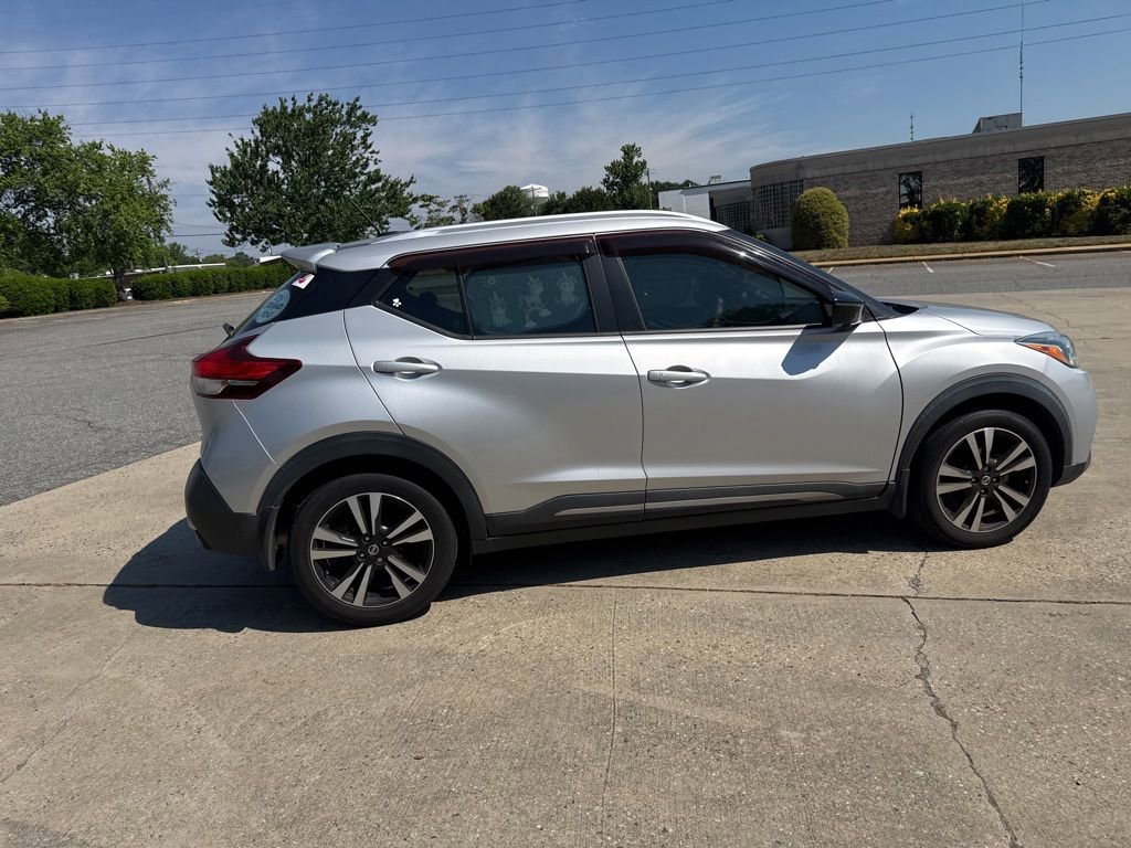 Used 2019 Nissan Kicks SR w/ SR Premium Package FWD video 3
