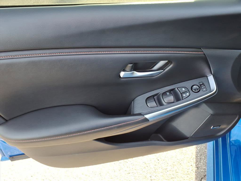 Used 2023 Nissan Sentra SR w/ SR Premium Package FWD image 23