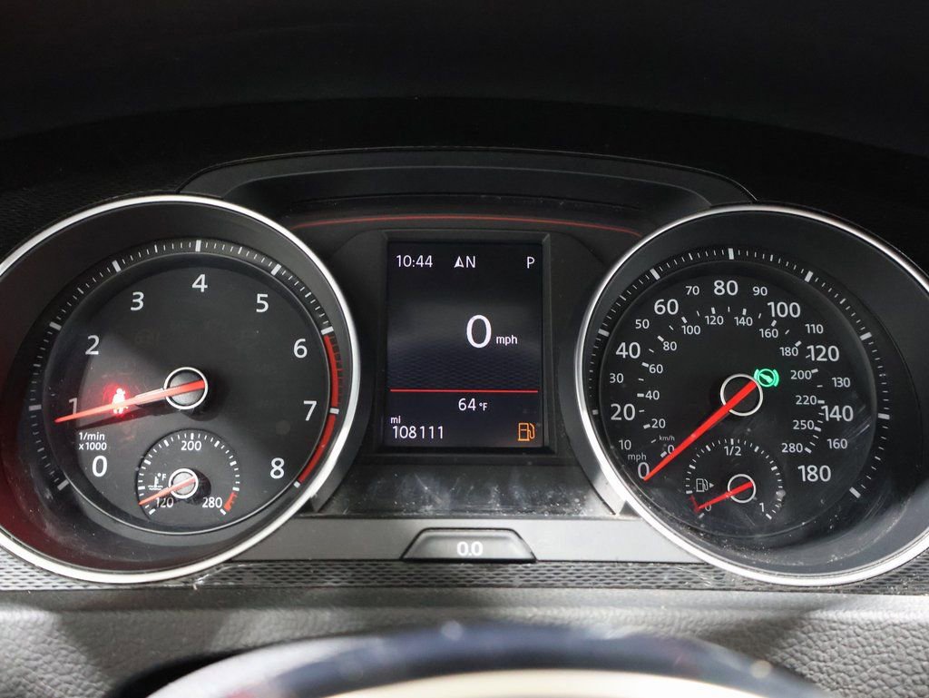 Used 2017 Volkswagen Golf S image 34