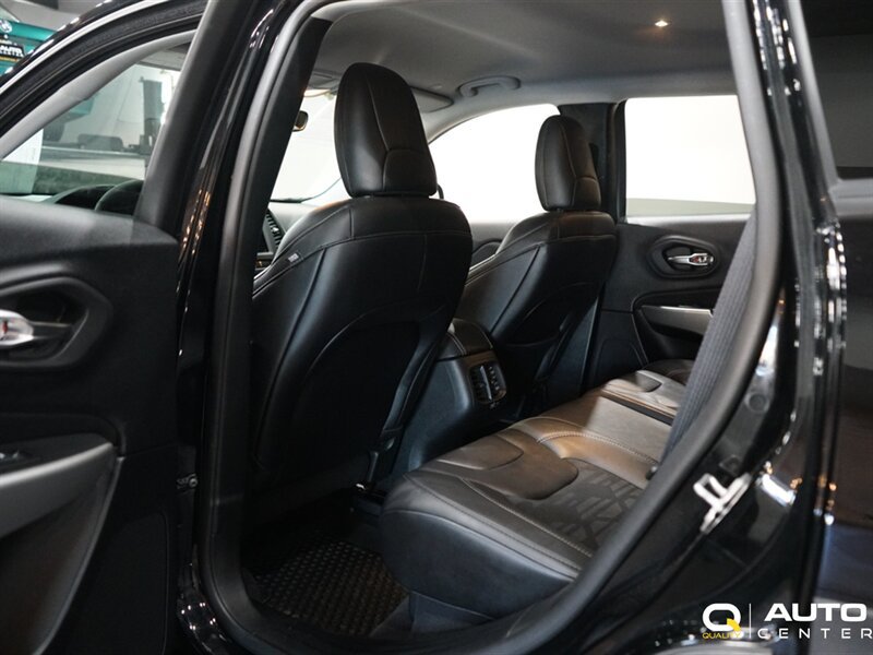 Used 2022 Jeep Cherokee Sport AWD/4WD image 30