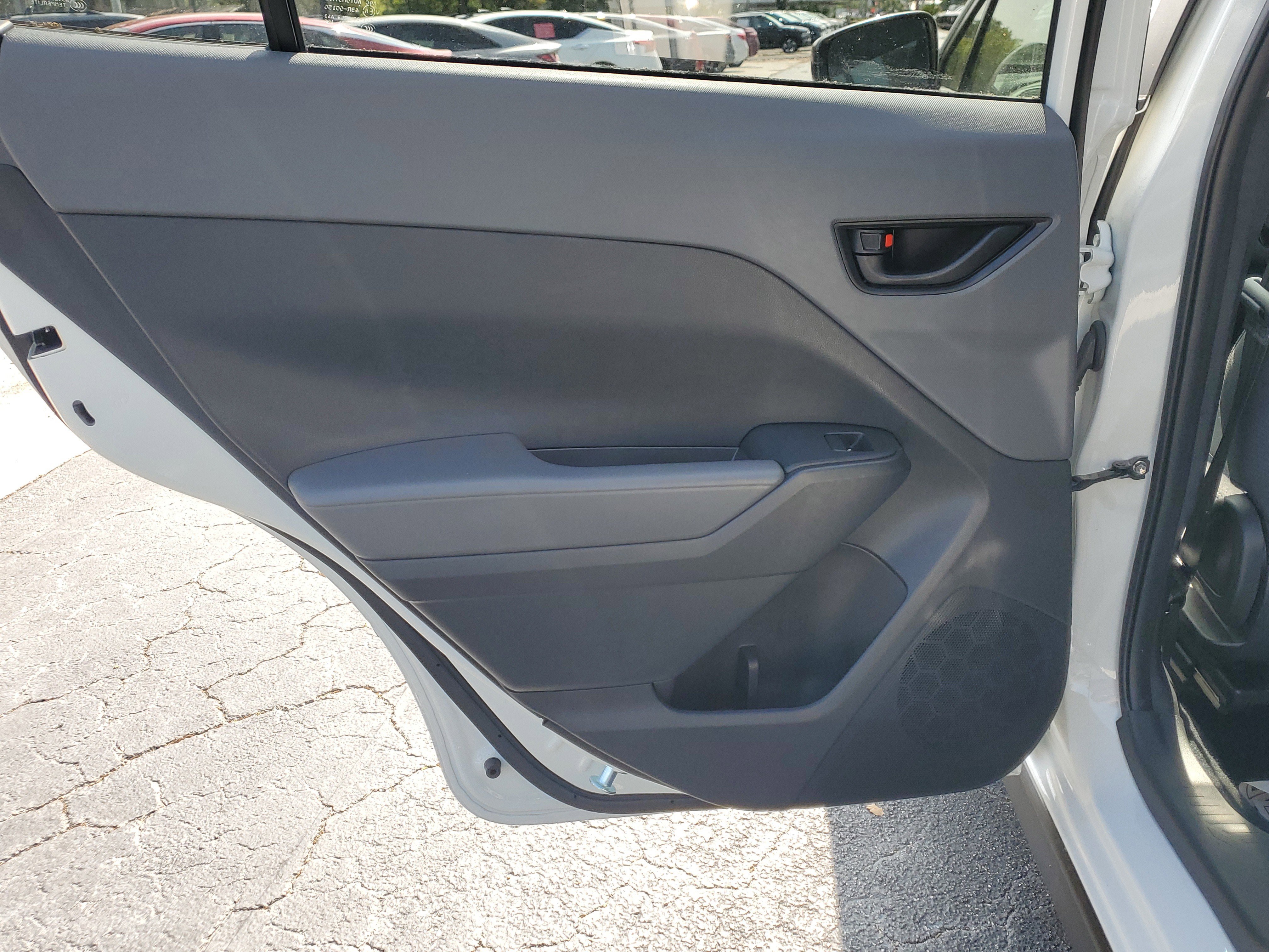 Used 2025 Subaru Crosstrek 2.0i image 11