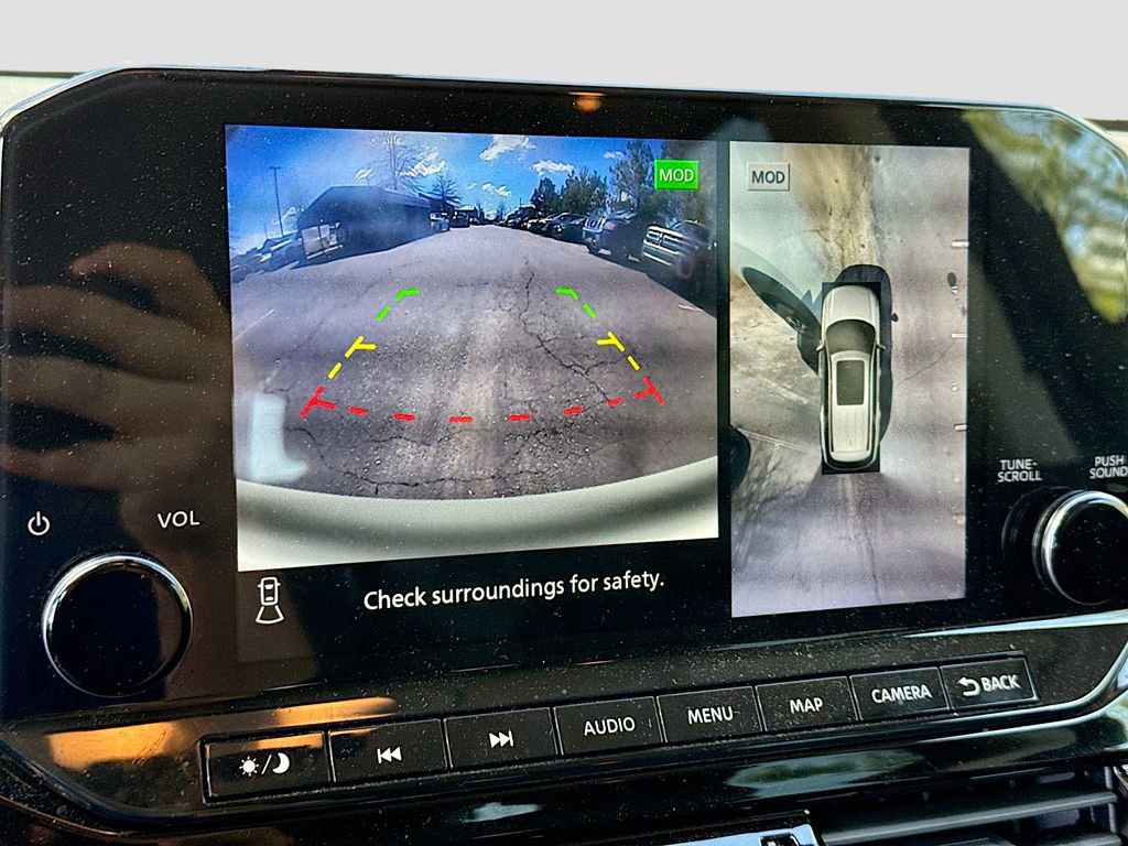 Used 2024 Nissan Pathfinder SL image 14