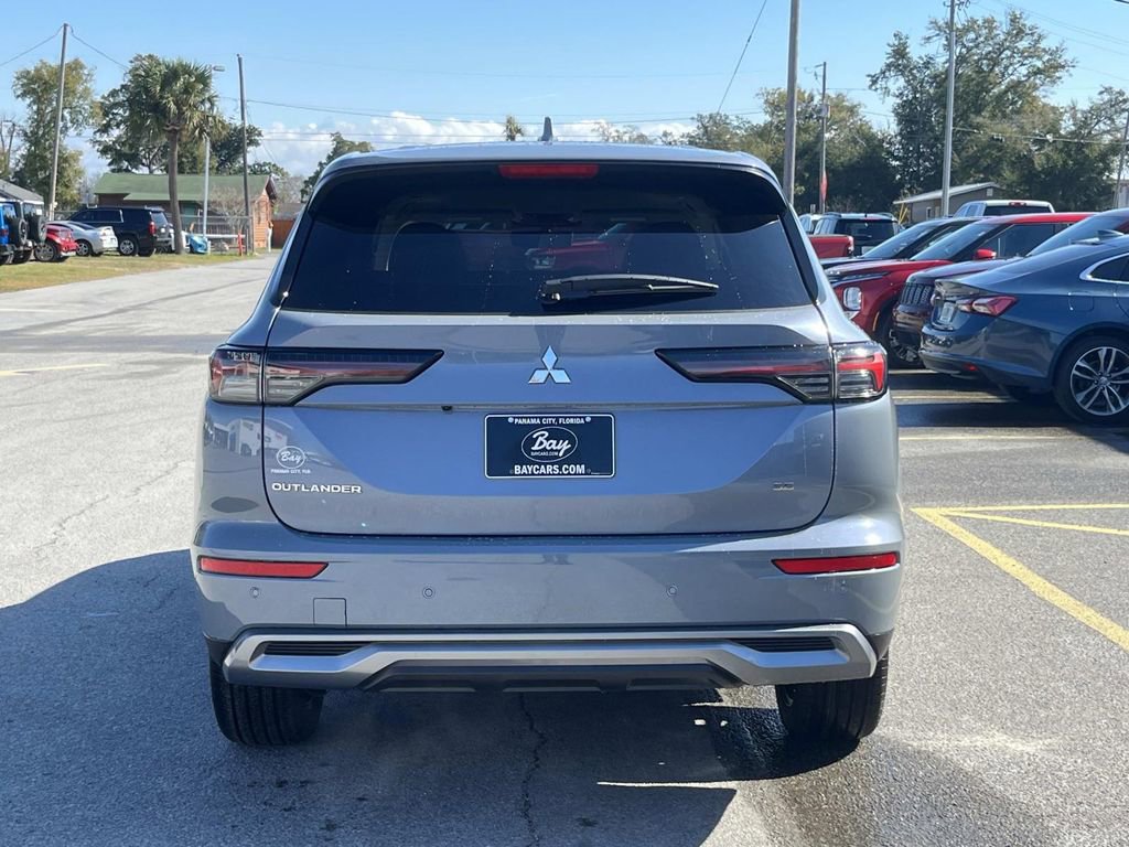 New 2026 Mitsubishi Outlander SE image 3