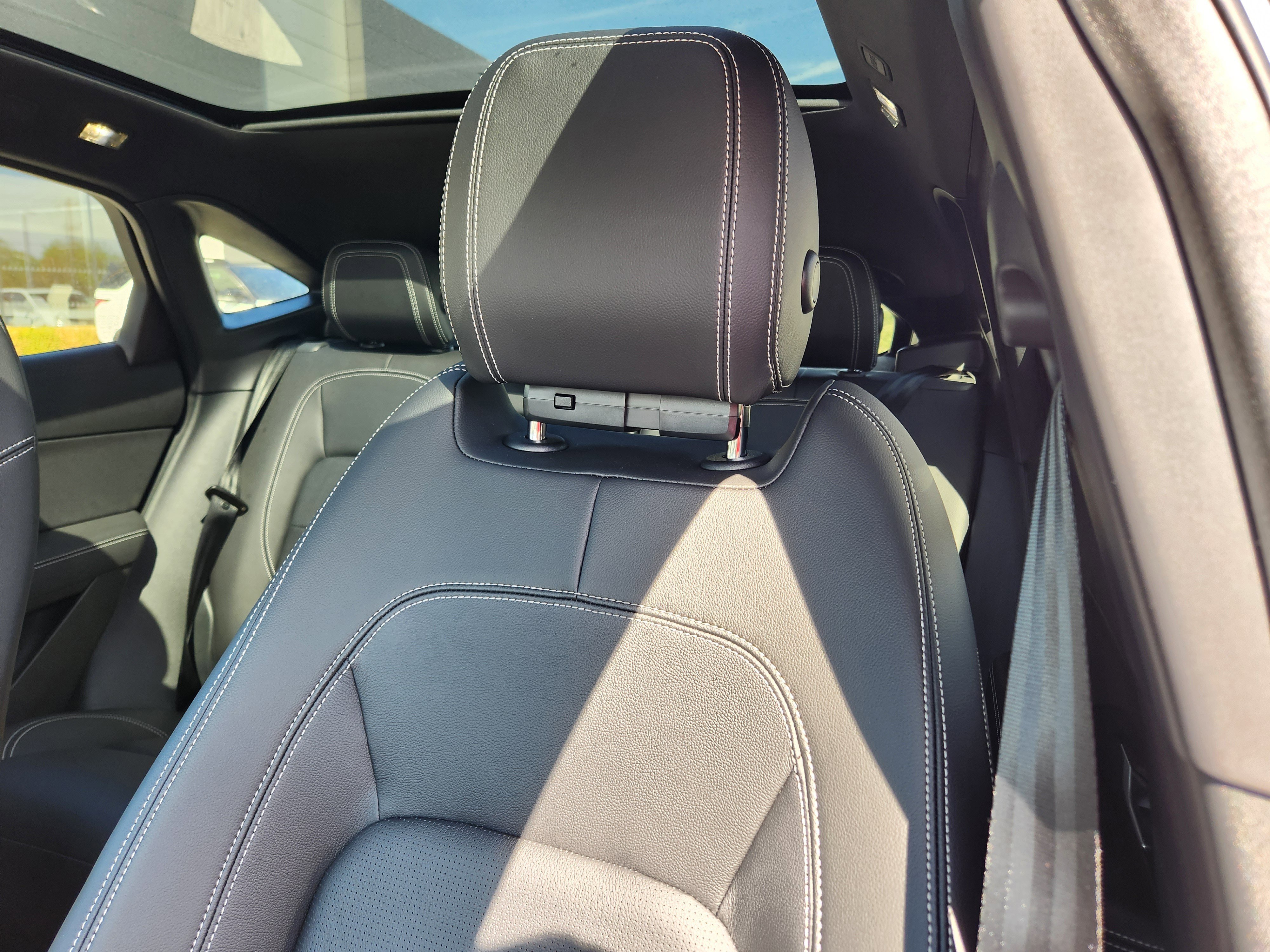 Used 2024 Jaguar E-PACE R-Dynamic SE image 7