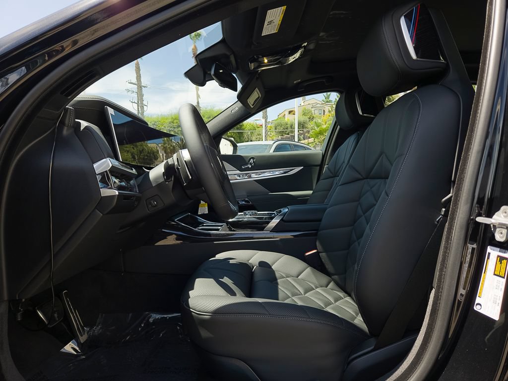 New 2026 BMW 740i w/ Premium Package RWD image 8