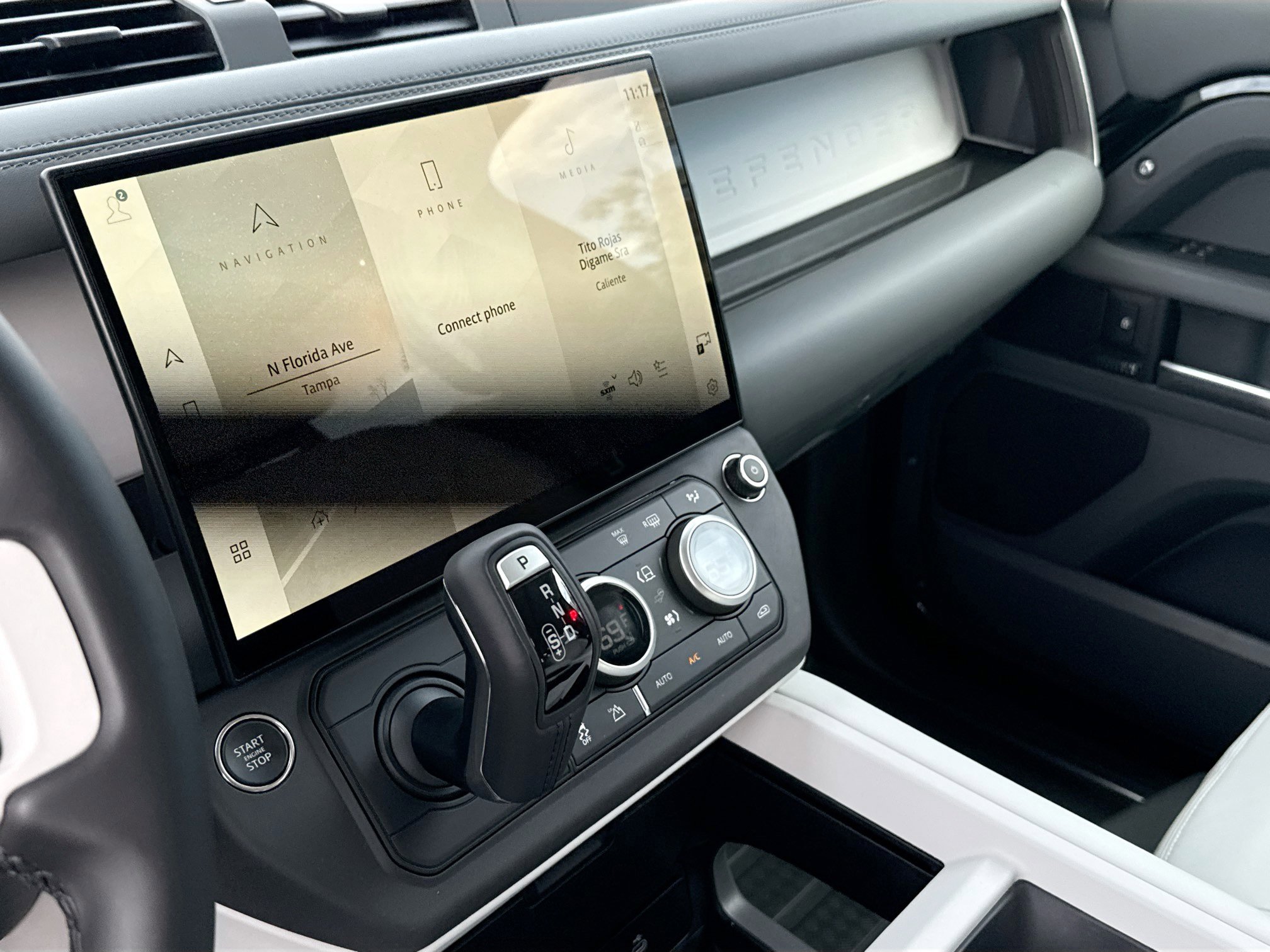 New 2026 Land Rover Defender 110 X-Dynamic SE image 28