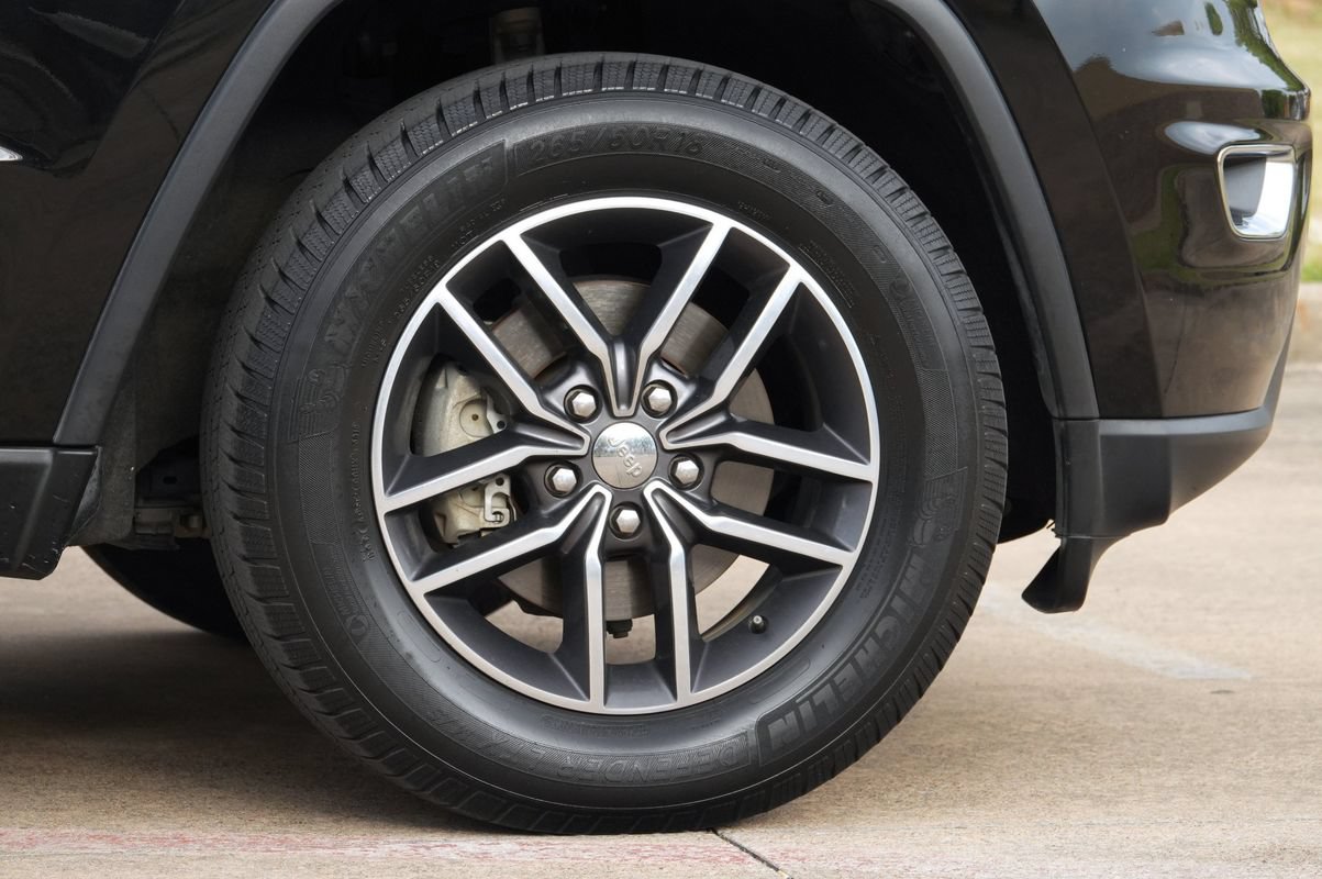 Used 2017 Jeep Grand Cherokee Limited RWD image 30