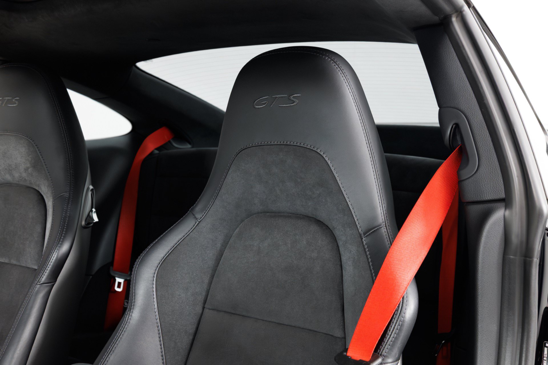 Used 2017 Porsche 911 Carrera GTS RWD image 16