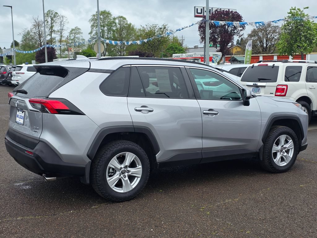Used 2021 Toyota RAV4 XLE w/ XLE Grade Weather Package AWD/4WD image 27