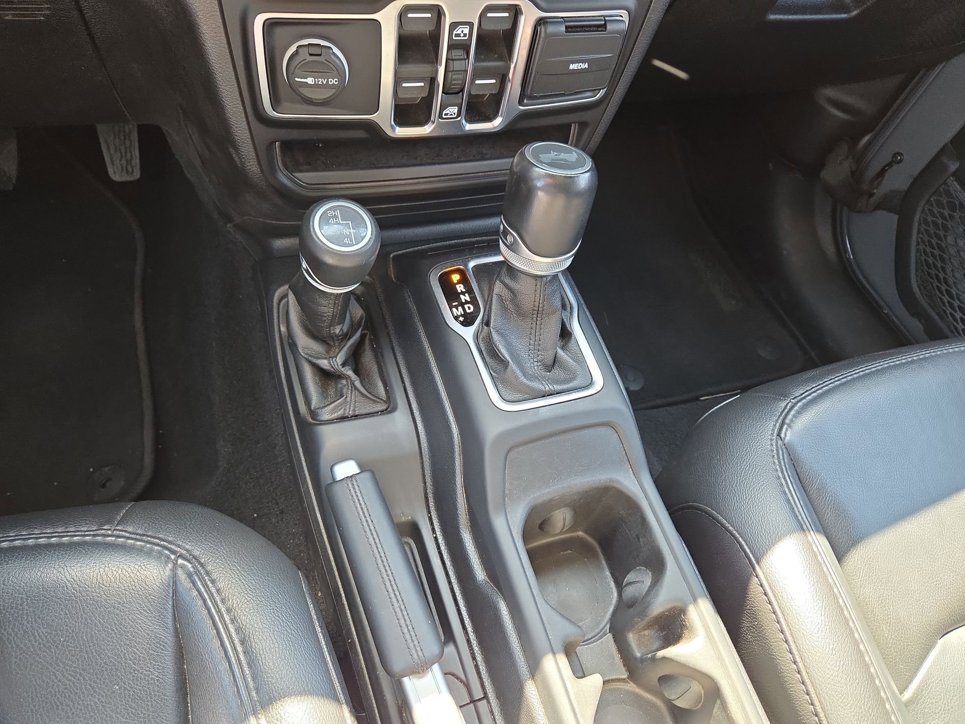 Used 2021 Jeep Wrangler Unlimited Sahara AWD/4WD image 22