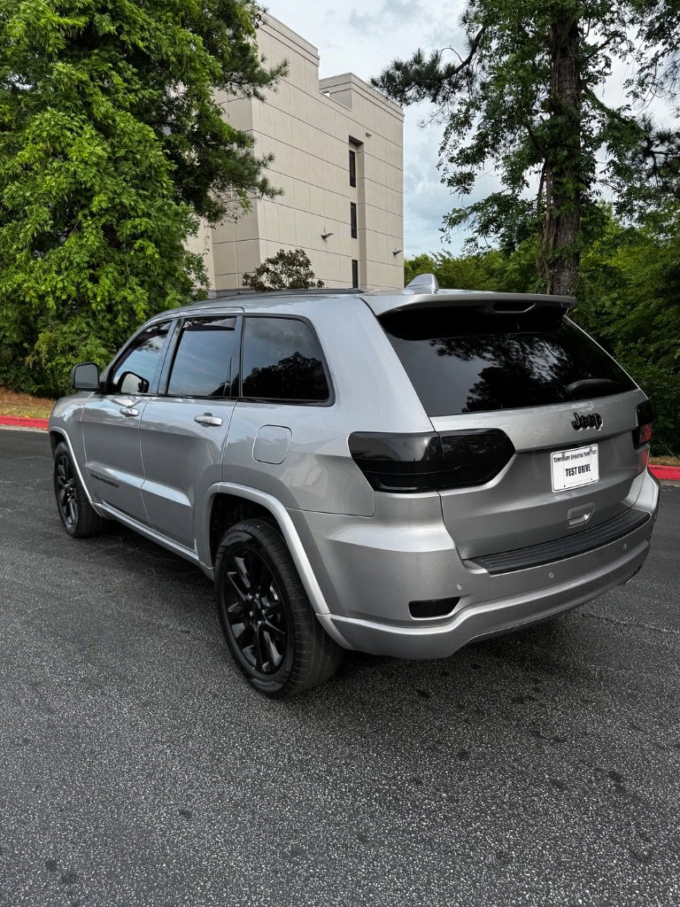 Used 2019 Jeep Grand Cherokee Altitude RWD image 4