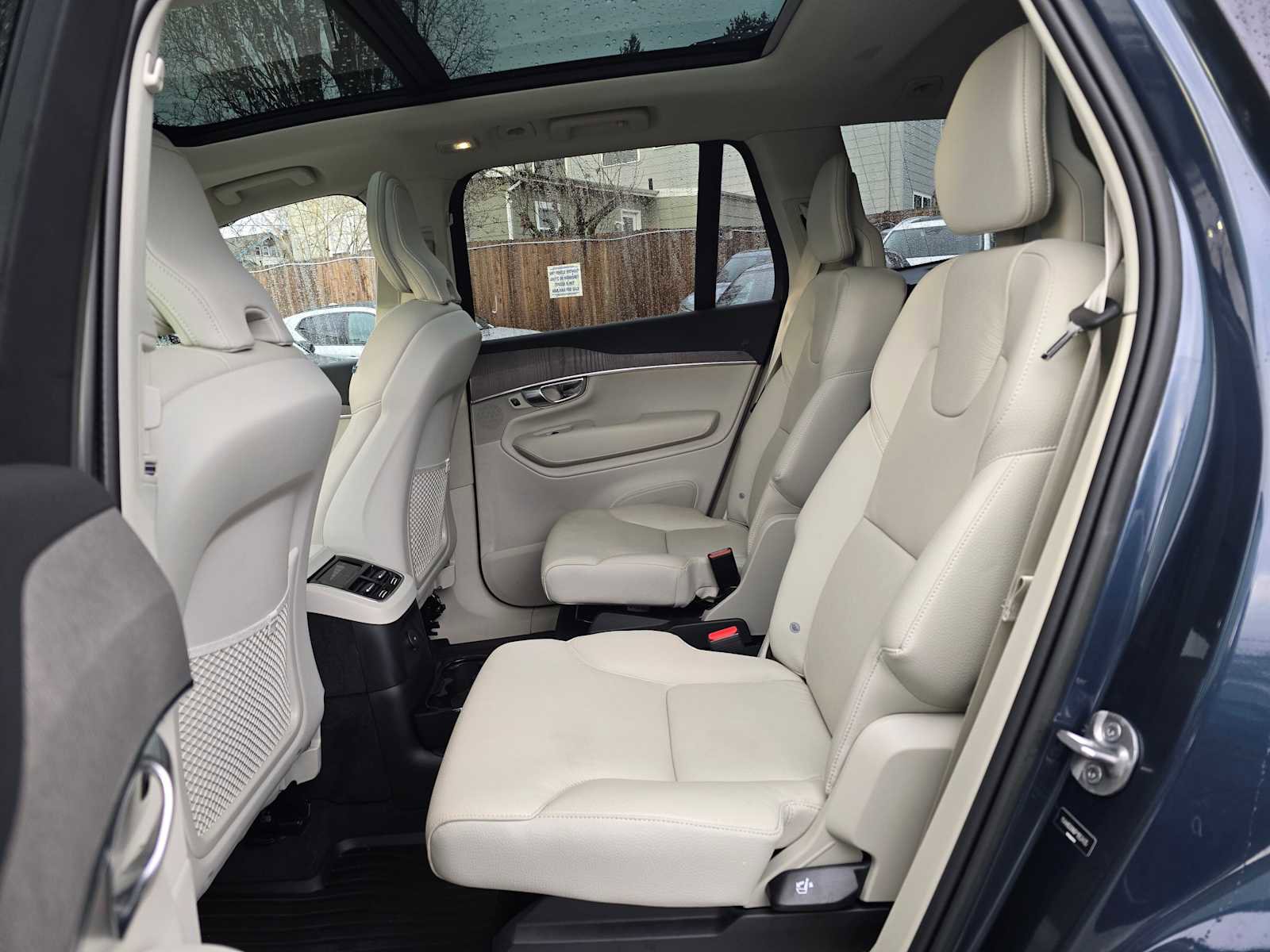 Certified 2023 Volvo XC90 T8 Plus w/ Protection Package Premier image 15