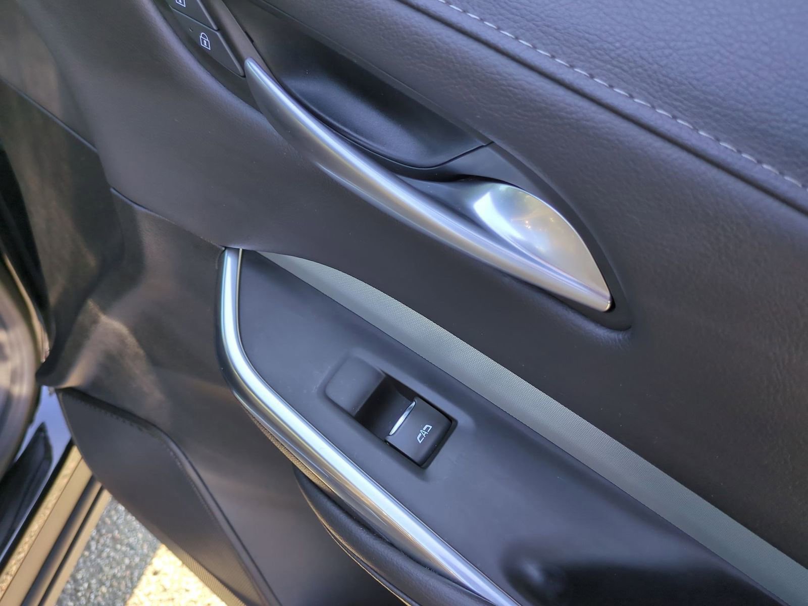 Certified 2023 Cadillac XT4 Premium Luxury image 28