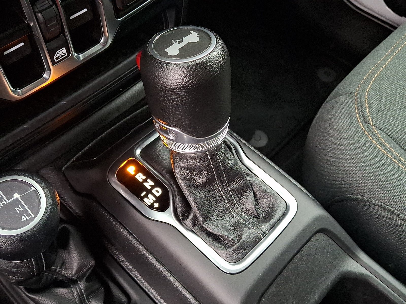 Used 2024 Jeep Wrangler Unlimited Sport AWD/4WD image 15