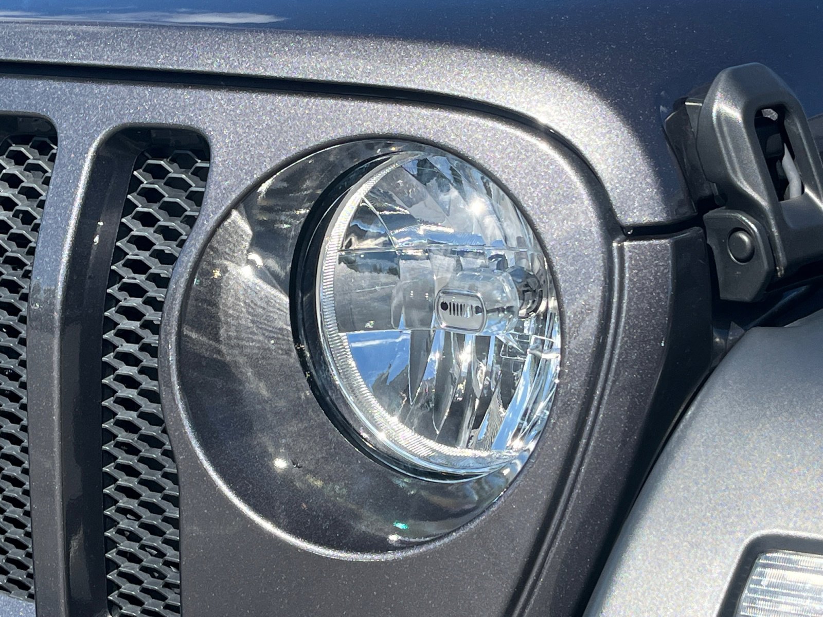 Used 2023 Jeep Wrangler Sport S image 11