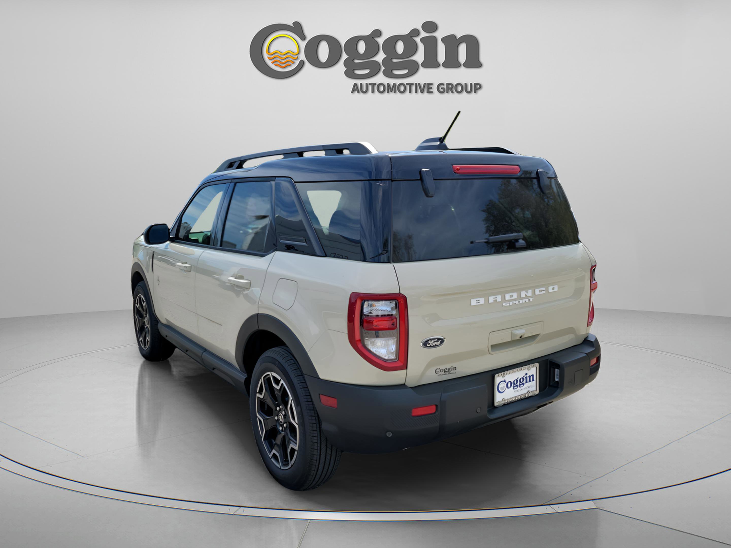 New 2025 Ford Bronco Sport Outer Banks image 2