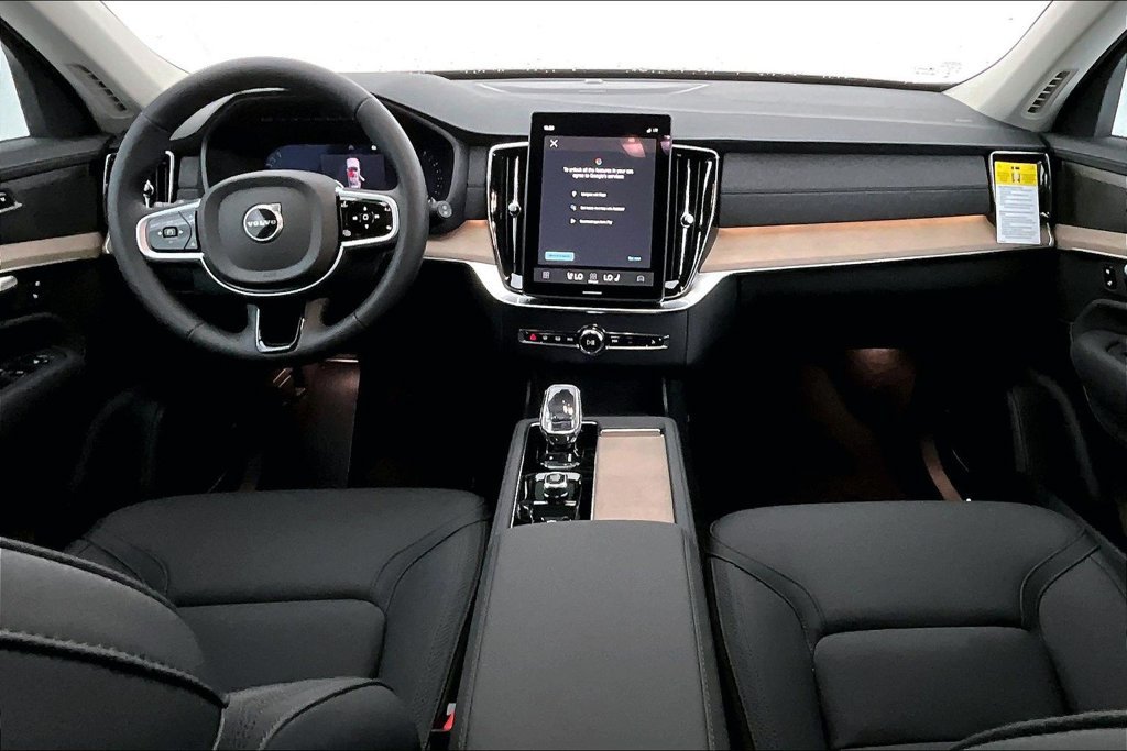 New 2026 Volvo XC90 B5 Plus AWD/4WD image 7