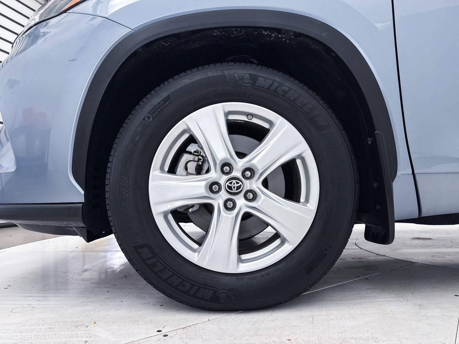 Used 2023 Toyota Highlander LE image 15