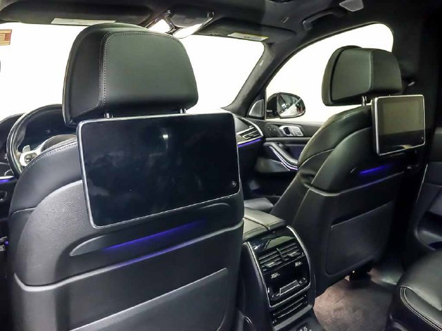 Used 2020 BMW X7 M50i AWD/4WD image 13