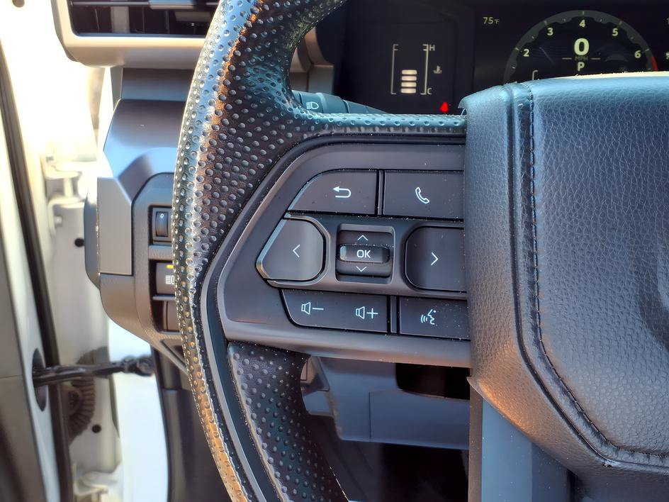 Certified 2025 Toyota Tacoma SR5 AWD/4WD image 23