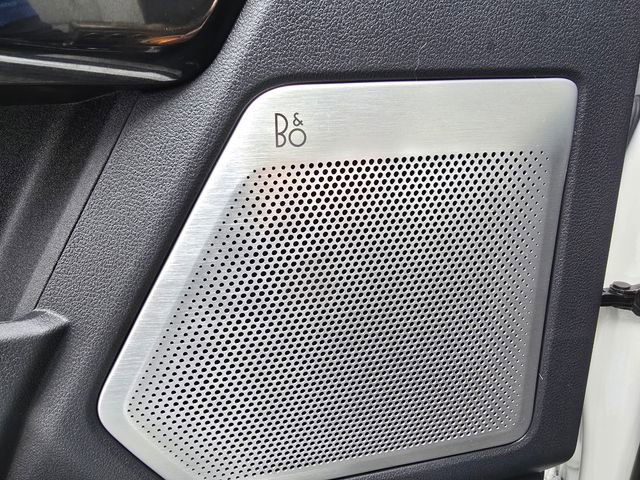 Used 2023 Ford F150 Lightning Platinum image 27