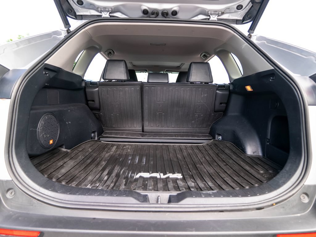 Used 2019 Toyota RAV4 XLE Premium w/ Cold Weather Package AWD/4WD image 42