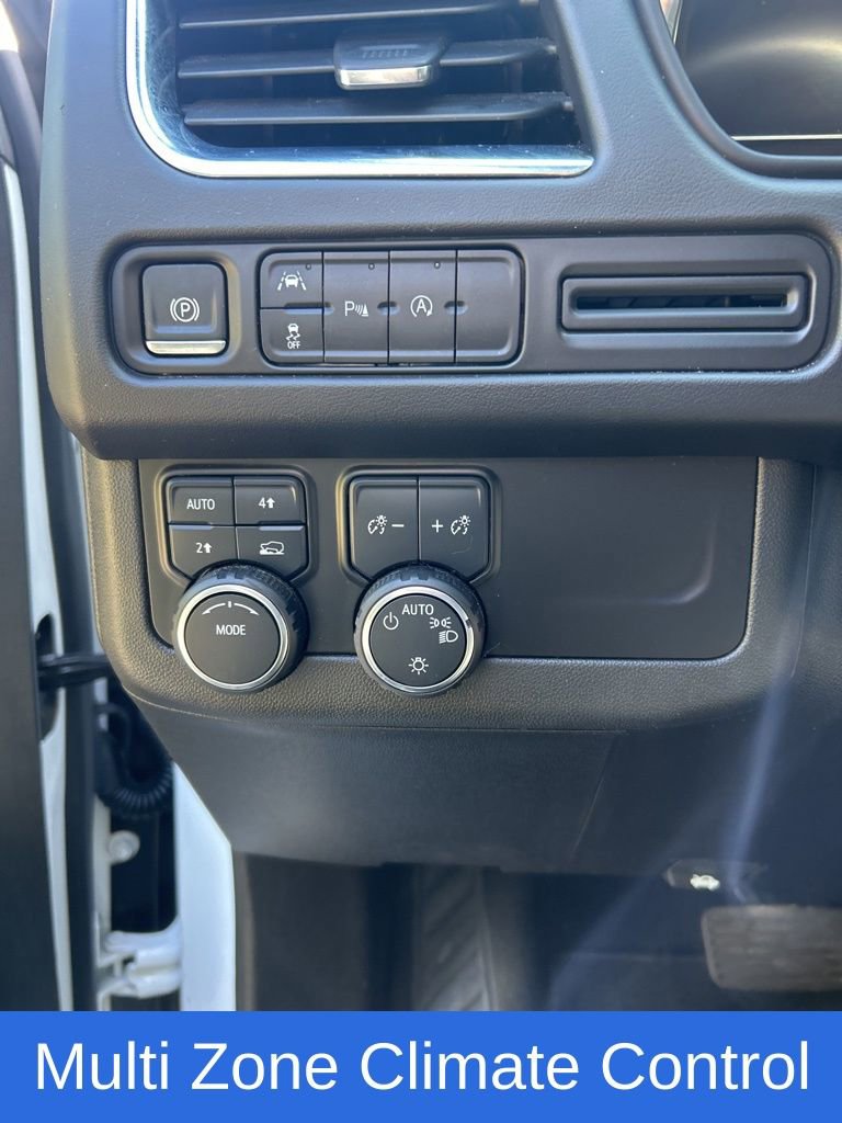 Used 2024 Chevrolet Suburban LT image 9