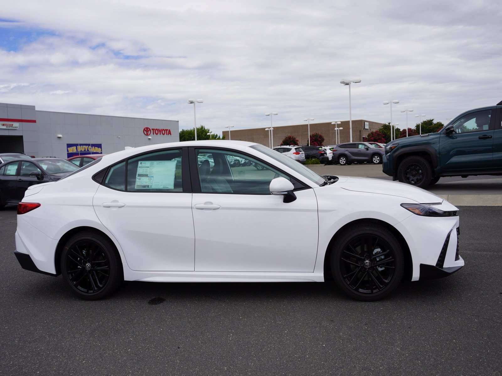 New 2026 Toyota Camry SE FWD image 4