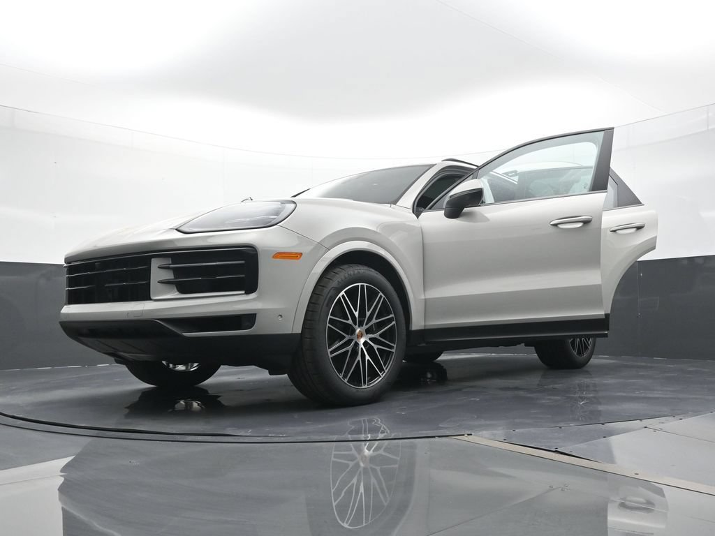 Certified 2026 Porsche Cayenne AWD/4WD image 30