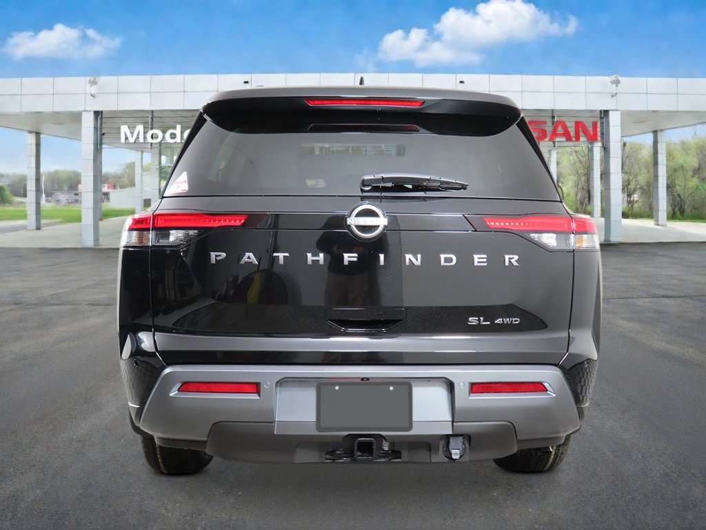 New 2026 Nissan Pathfinder SL image 4